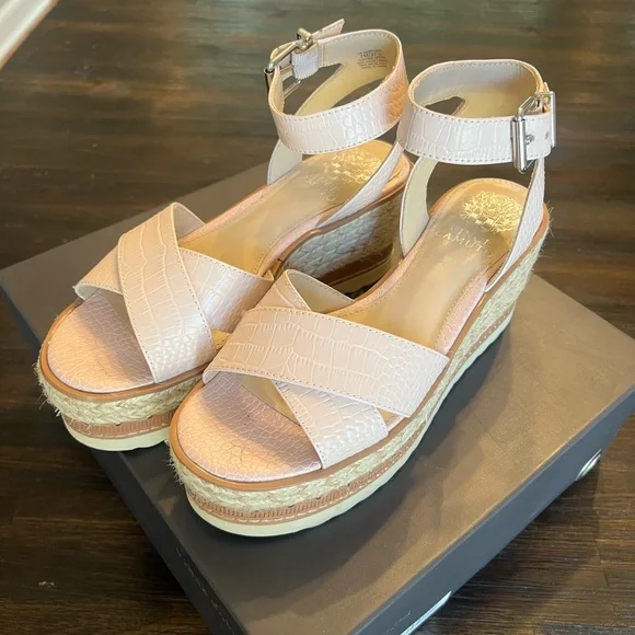 Vince Camuto Platform Sandals - Picture 4 of 7